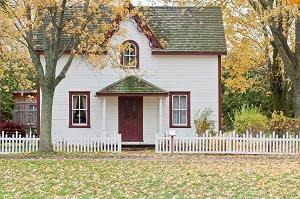 An image of a house in the fall